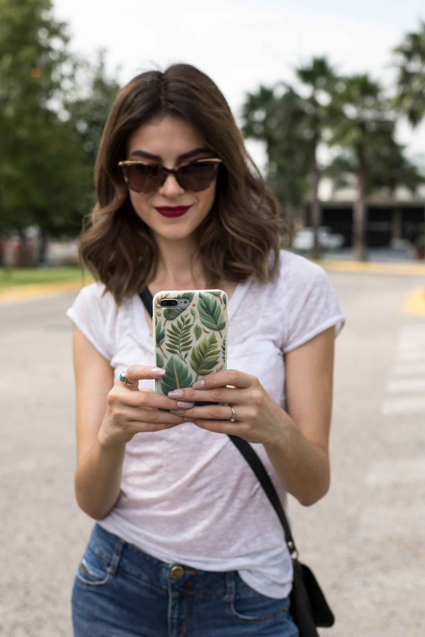 Green Leaves Embroidered Look Bio Case