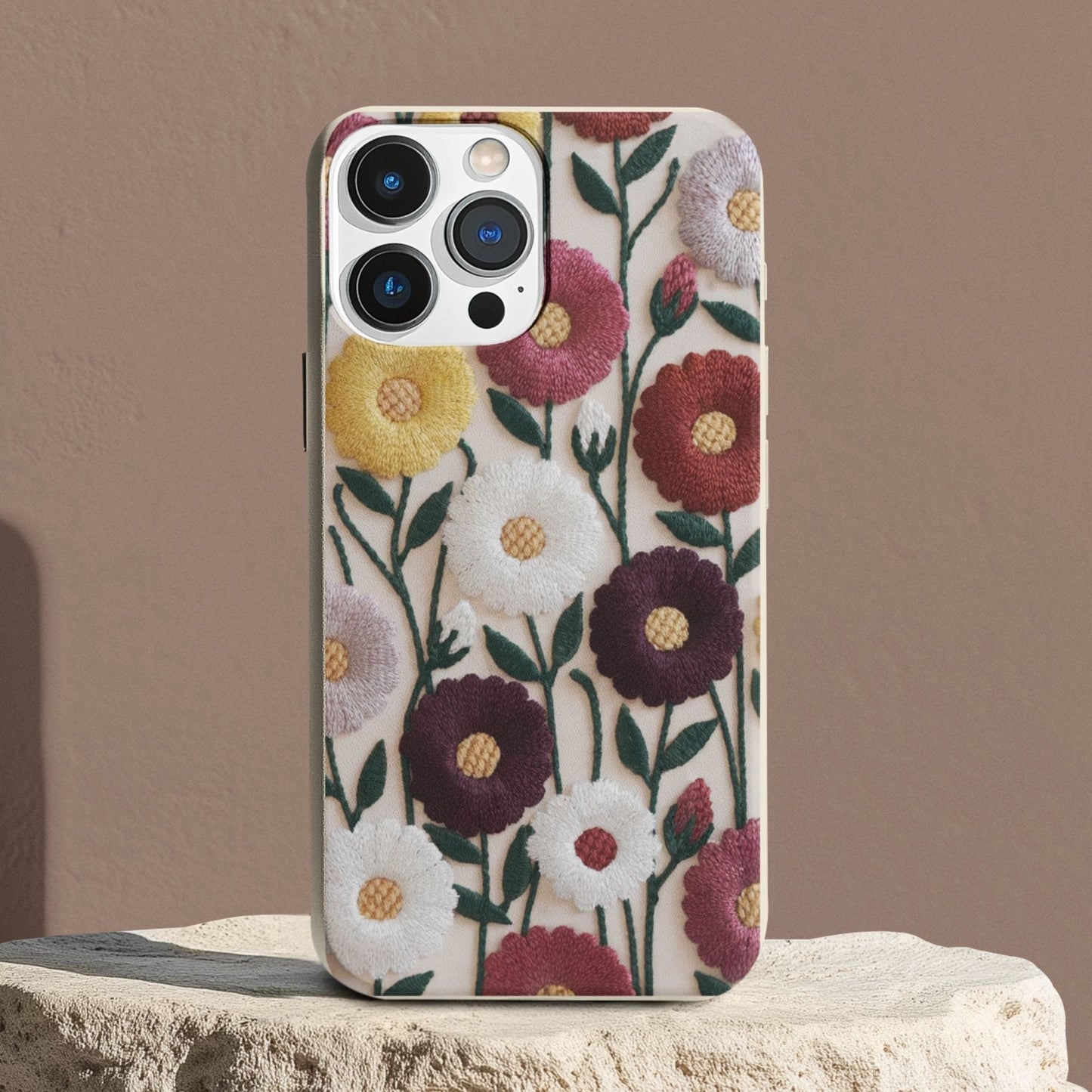 Stepping Green Phone Case Daisy Embroidered Look Bio Case