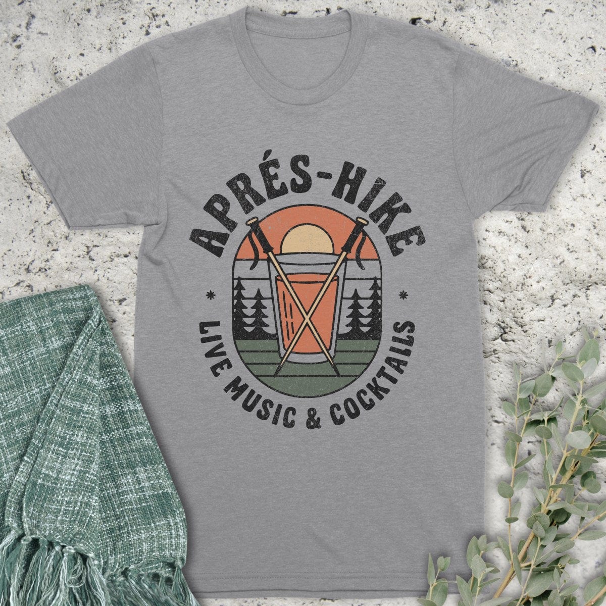 Stepping Green T-Shirt Après Hike Poles T-Shirt