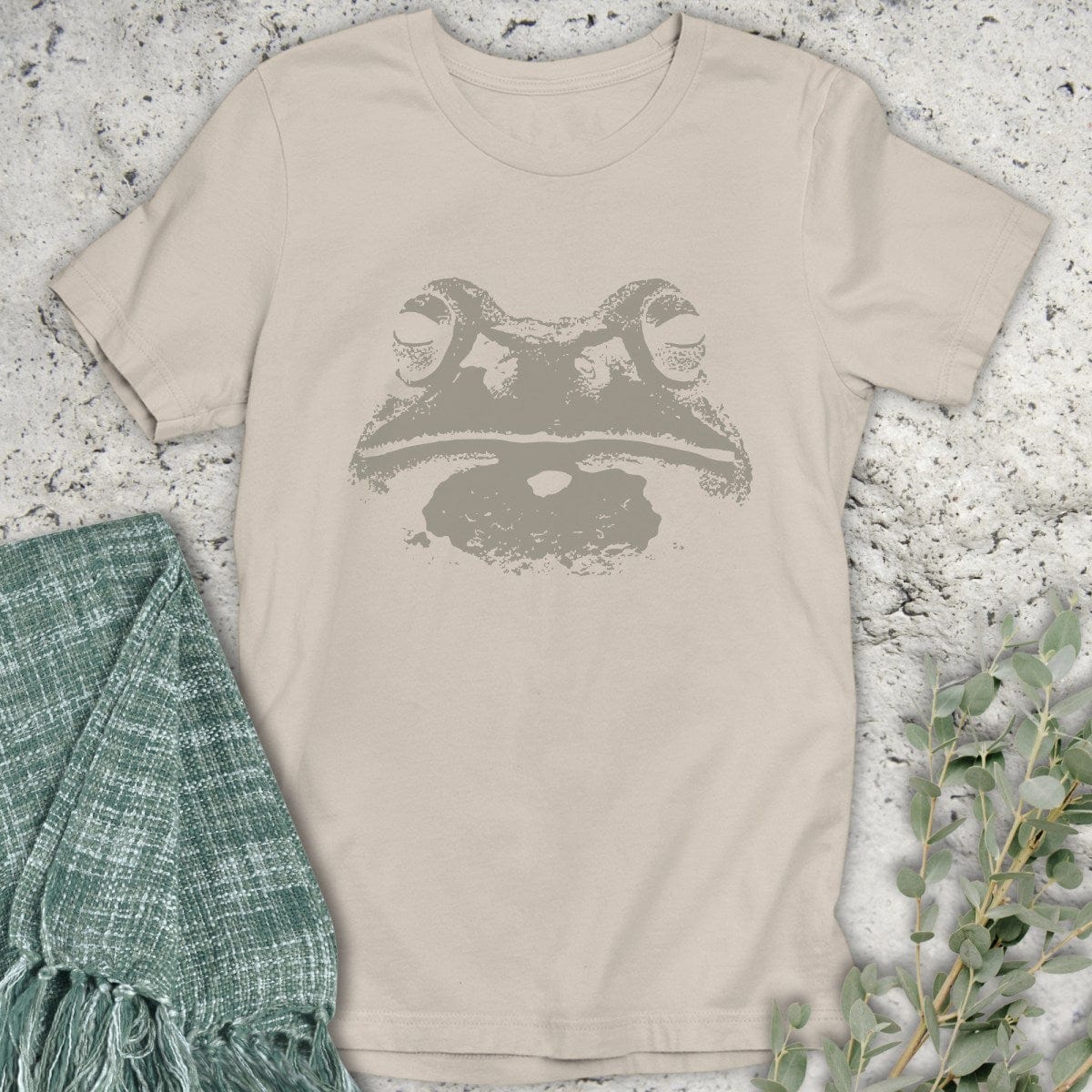 Stepping Green T-Shirt Frog Head T-Shirt