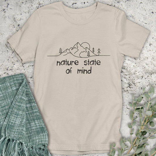 Stepping Green T-Shirt Minimalist Nature State of Mind T-Shirt